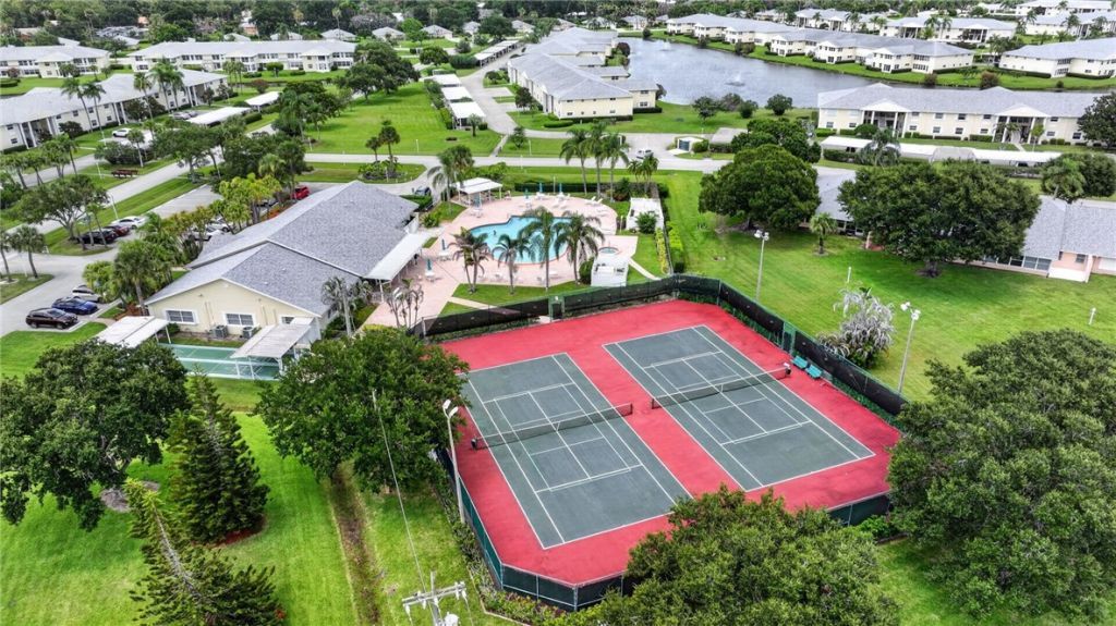 203 Grove Isle Circle, Unit 203, Vero Beach, FL 32962 Photo