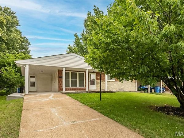 275 Paul Avenue , Florissant, MO 63031