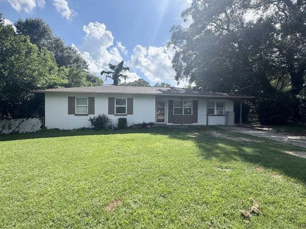 802 Blue Springs Dr, Pensacola, FL 32505