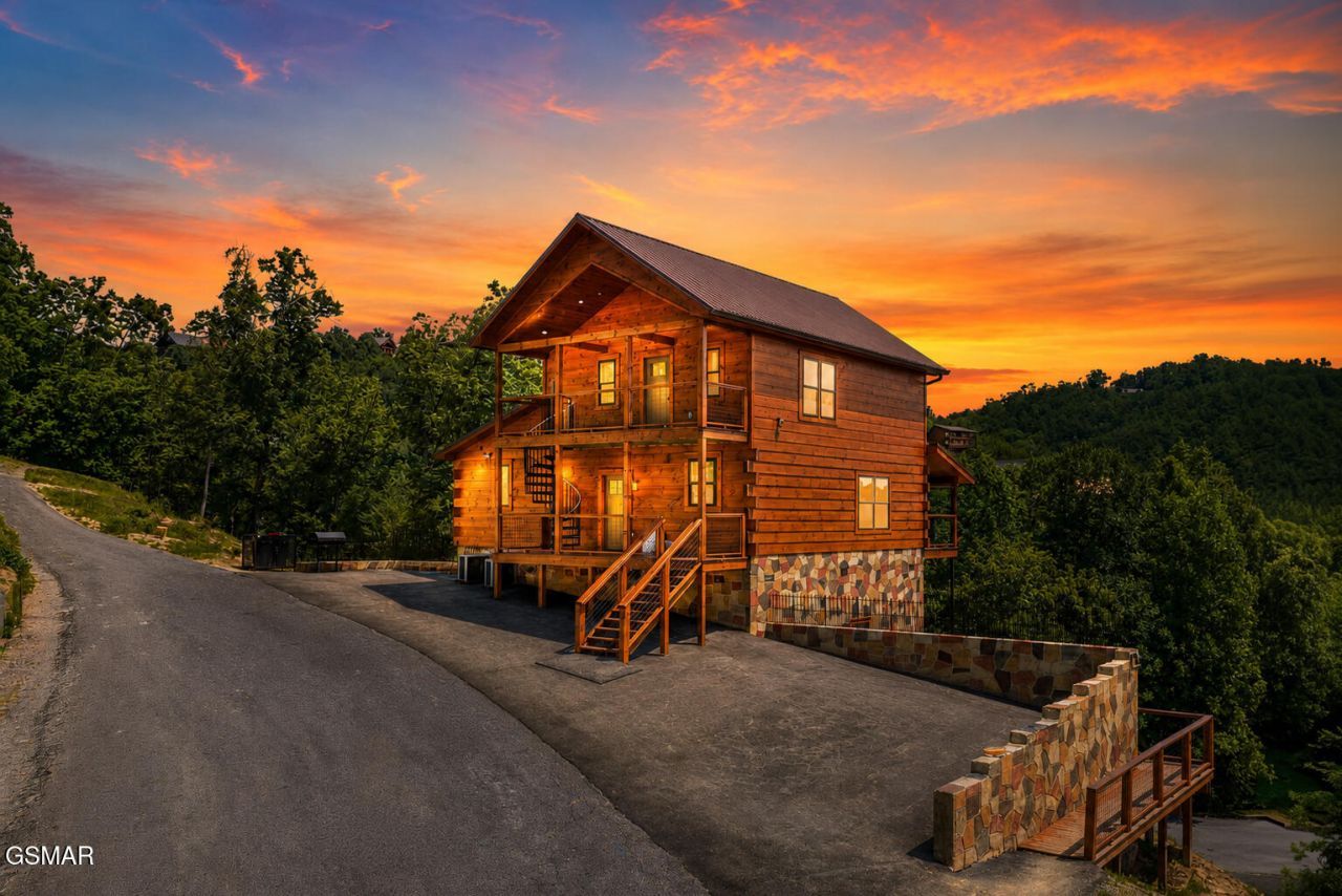 1904 Starr Bright Lane Sevierville, TN 37876