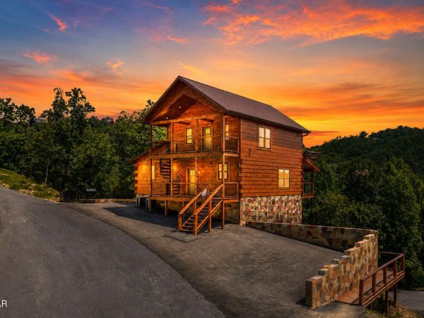 1904 Starr Bright Lane, Sevierville, TN 37876