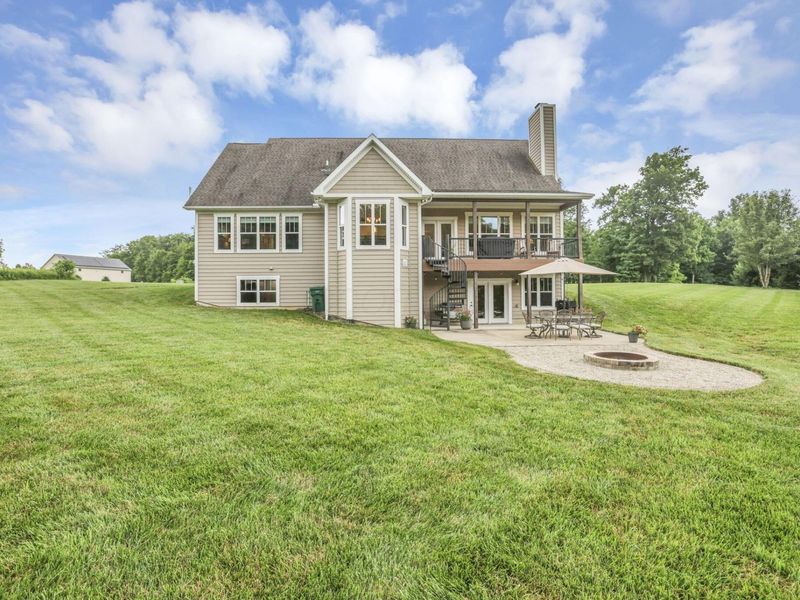 112 Liberty Woods Court NW, Johnstown, OH 43031 Photo 2
