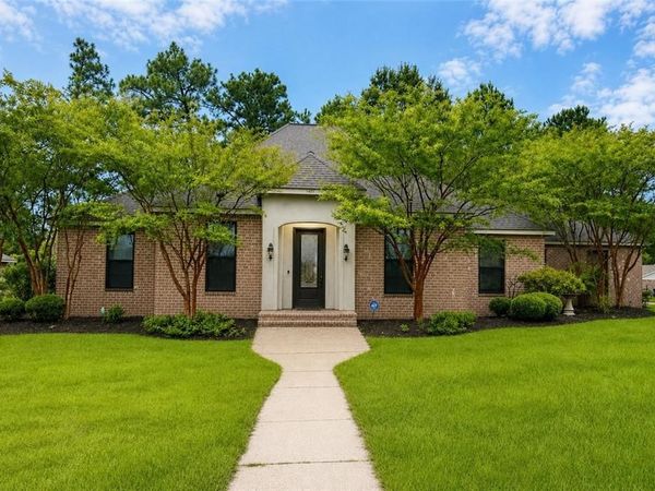 160 WOODWIND Drive, Pineville, LA 71360