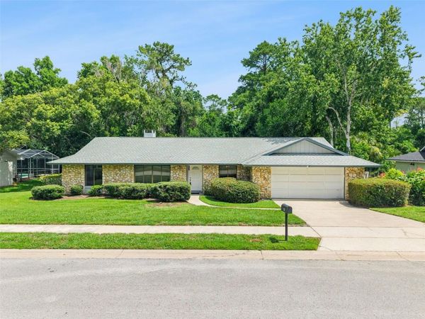 211 HICKORY DRIVE , LONGWOOD, FL 32779