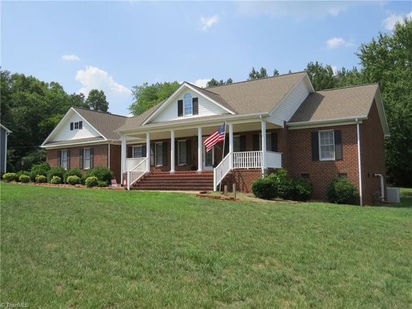 1464 Steve Street , Kernersville, NC 27284