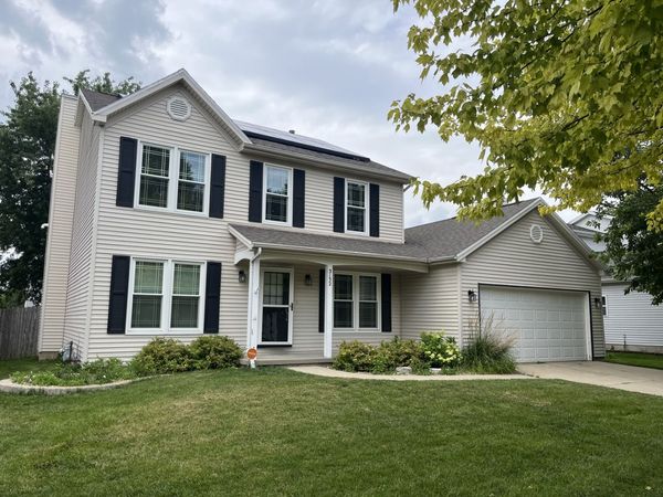 3132 Eagle Creek Drive, Bloomington, IL 61704