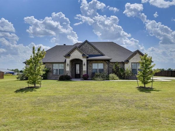 201 Evening Fire Drive, Waxahachie, TX 75167