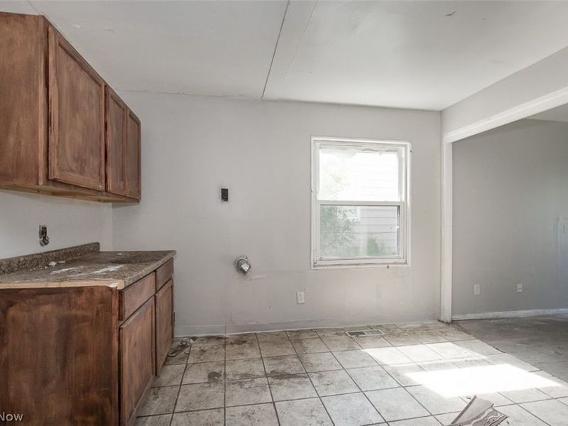 19414 Longbrook Road, Warrensville Heights, OH 44128 Photo 10