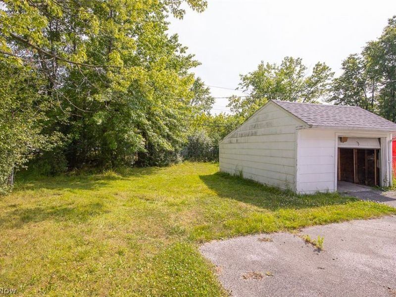 19414 Longbrook Road, Warrensville Heights, OH 44128 Photo 21