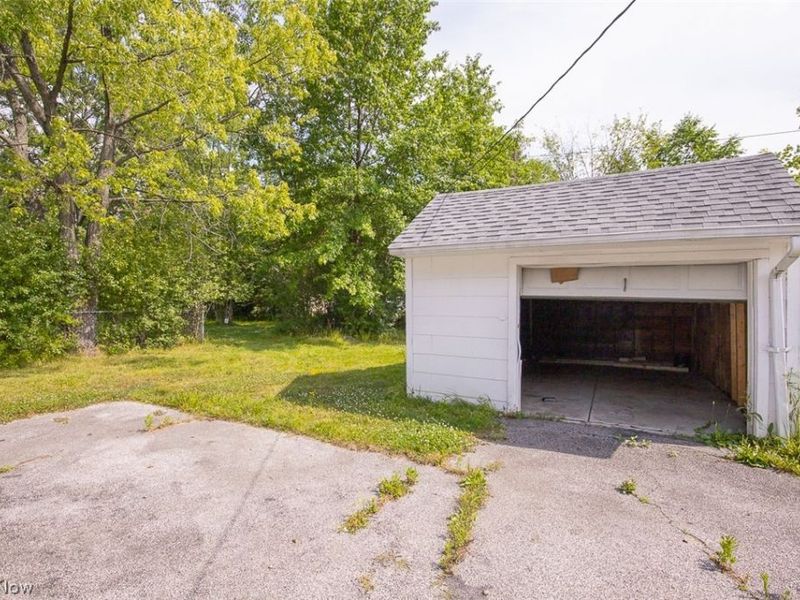 19414 Longbrook Road, Warrensville Heights, OH 44128 Photo 23