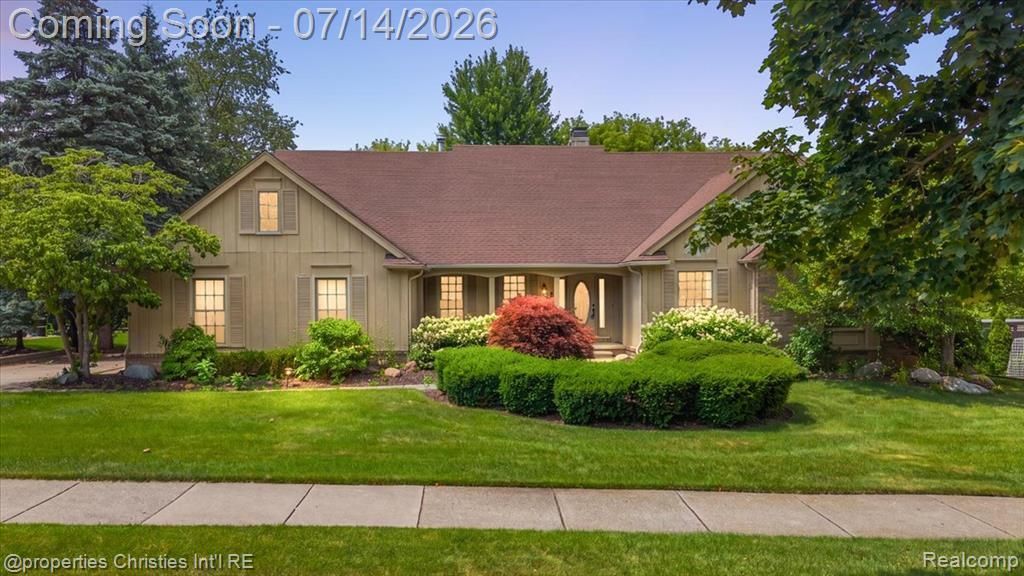 969 Whitegate Drive, Northville, MI 48167 Main Photo