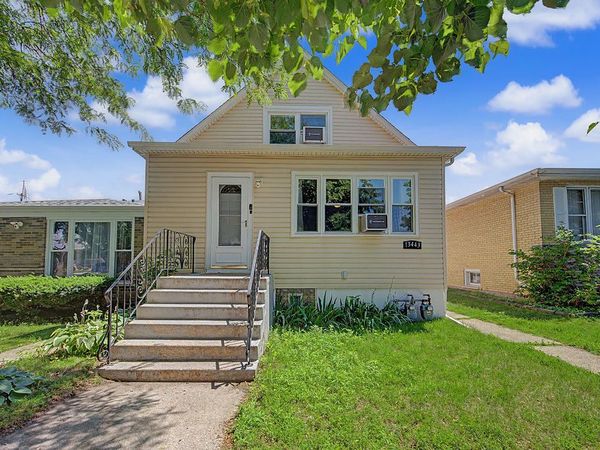 13443 S Avenue M , Chicago, IL 60633