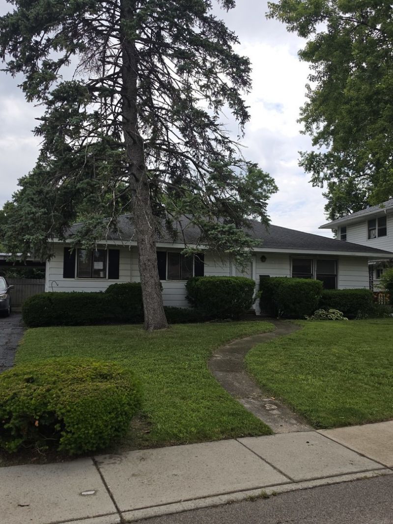 2327 Arrow Street, Carpentersville, IL 60110