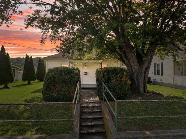 2209 W Main ST , Radford, VA 24141