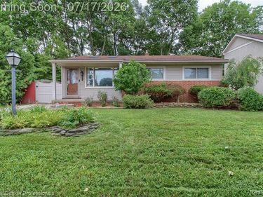 9118 Deering Street, Livonia, MI 48150