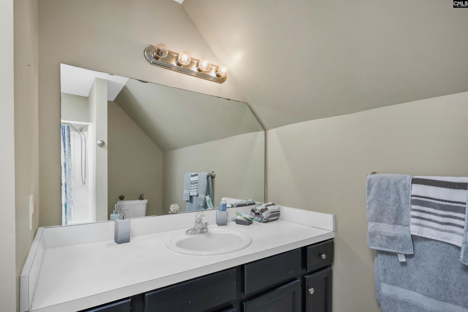 328 Bagford Court Photo 16