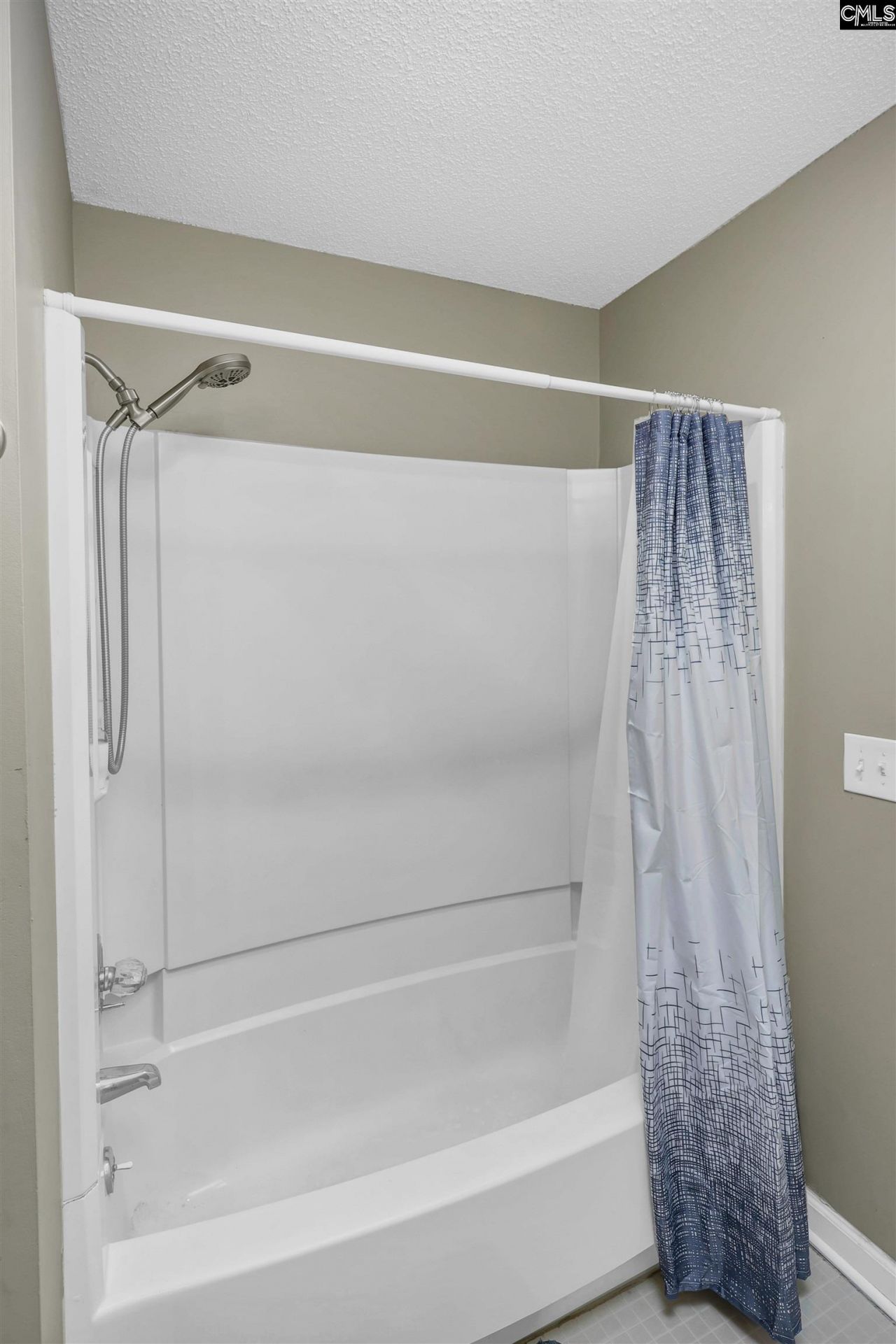 328 Bagford Court Photo 17