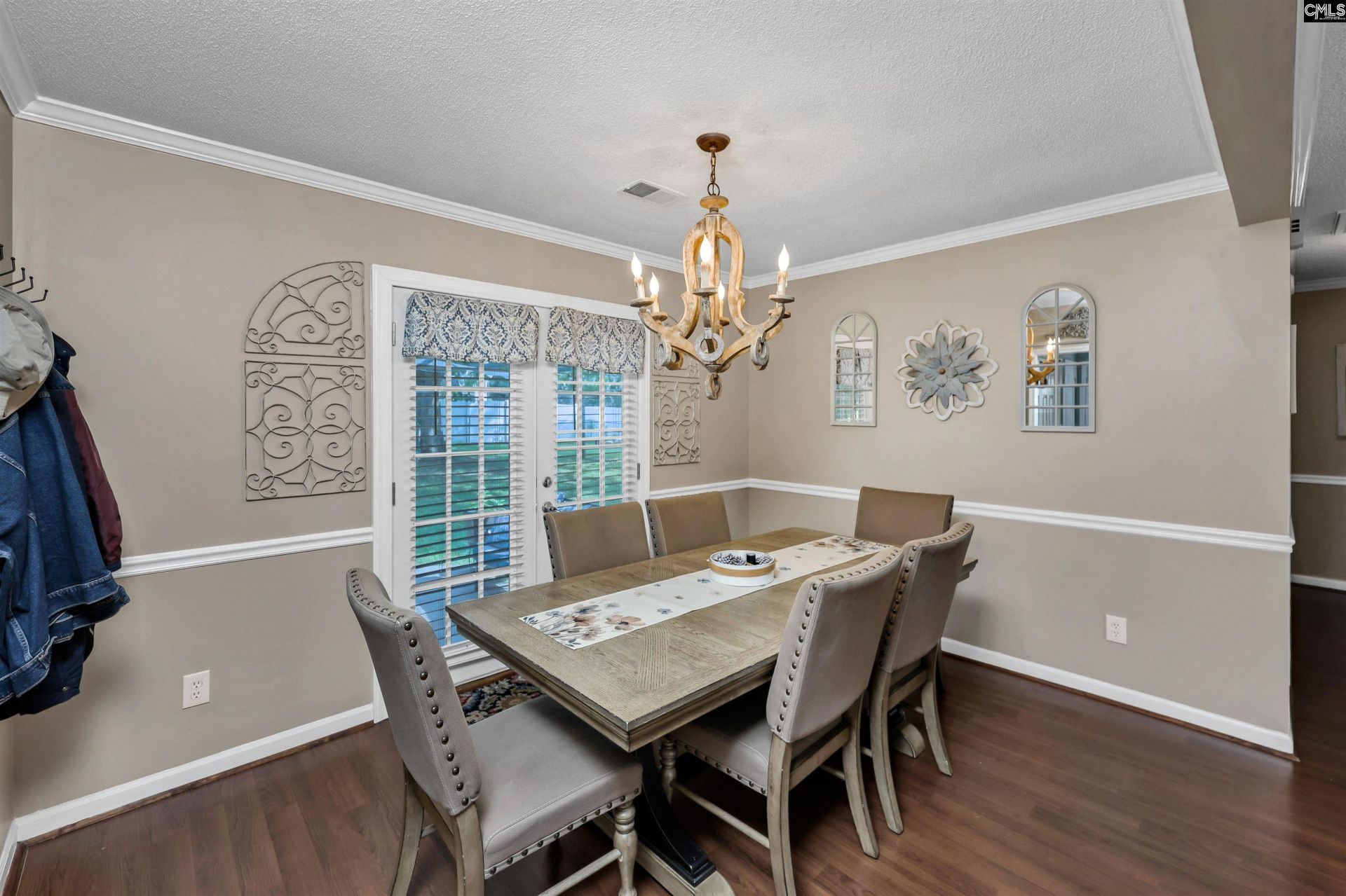 328 Bagford Court Photo 4