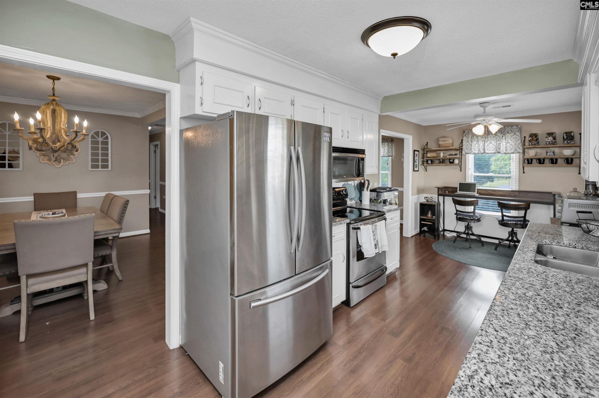 328 Bagford Court Photo 5
