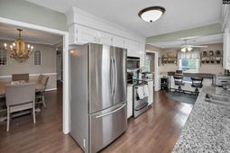 328 Bagford Court photo 4