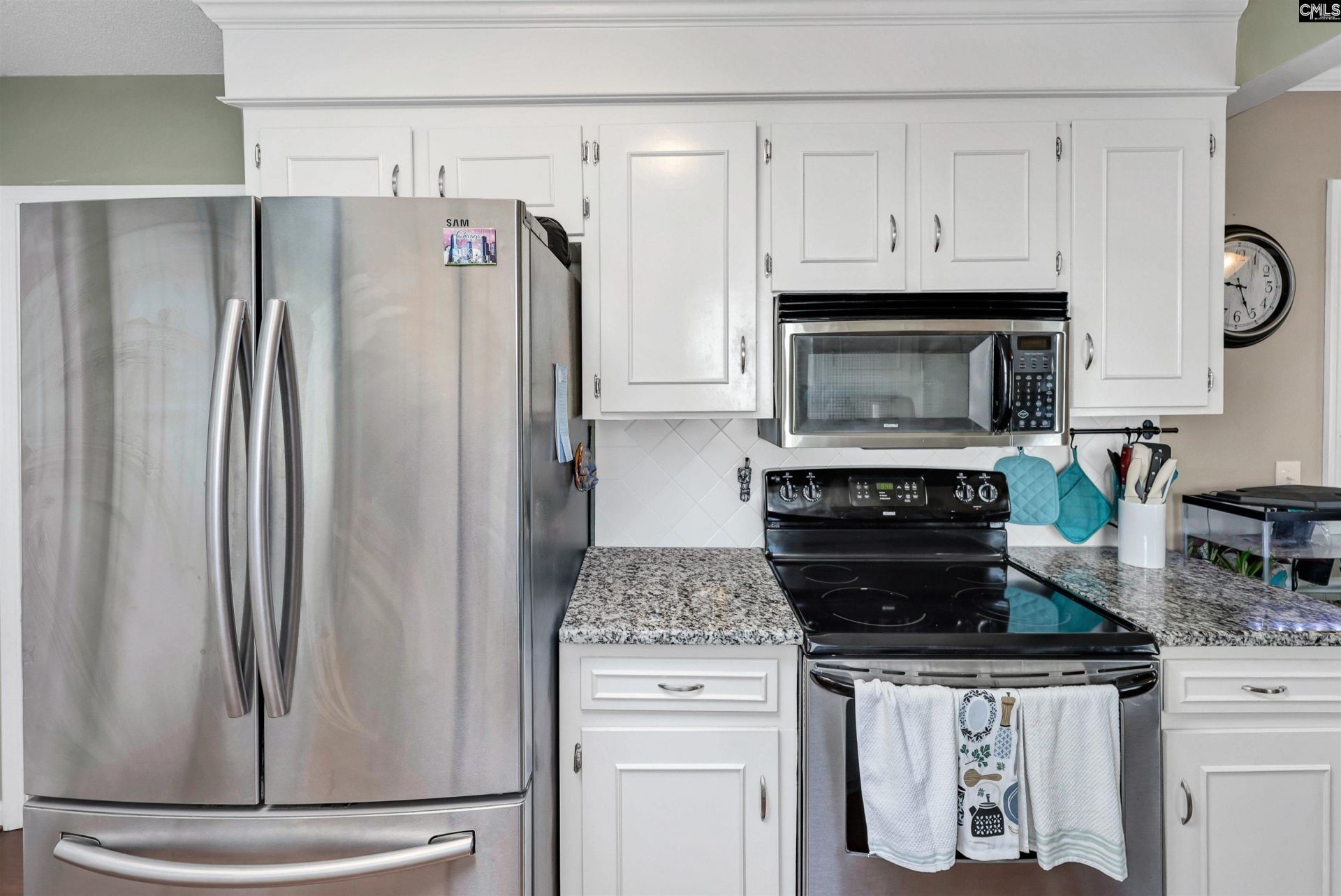 328 Bagford Court Photo 6