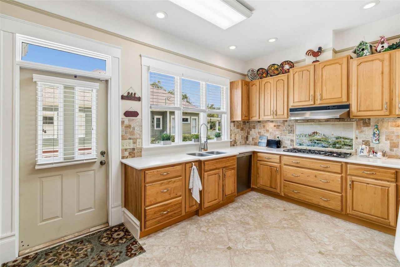 703 N Evers Street, Plant City, FL 33563 Photo