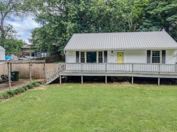 1521 Cherry Drive, Maryville, TN 37804