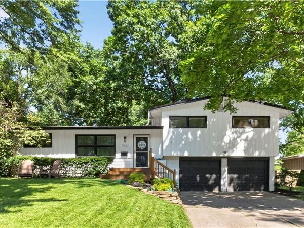 7927 Windsor Street, Prairie Village, KS 66208