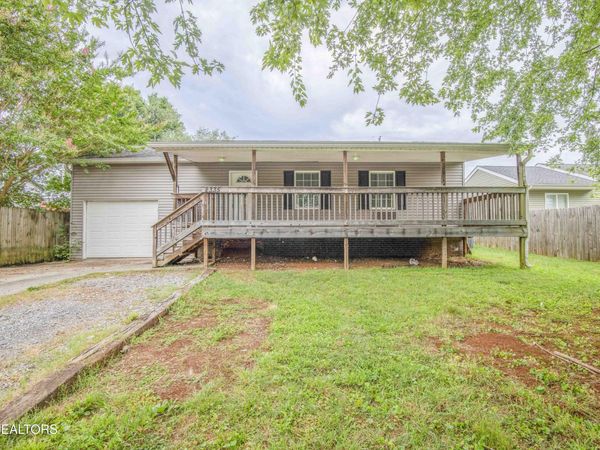 2335 Grove St, Maryville, TN 37804