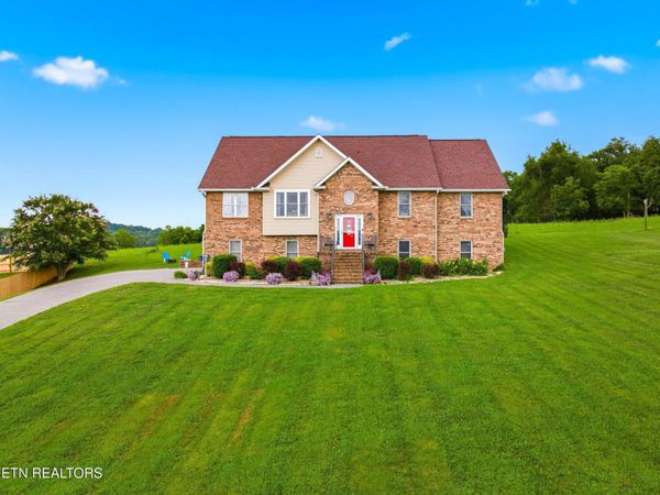 1463 River Run Circle, Sevierville, TN 37876