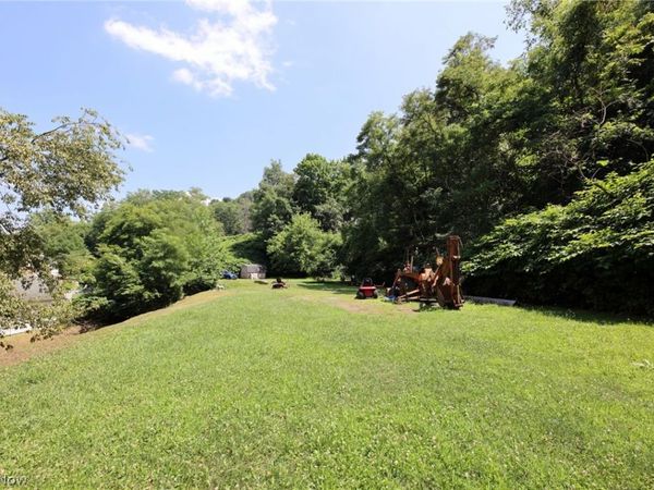 000 Indiana, First street Extension Road, Chester, WV 26034