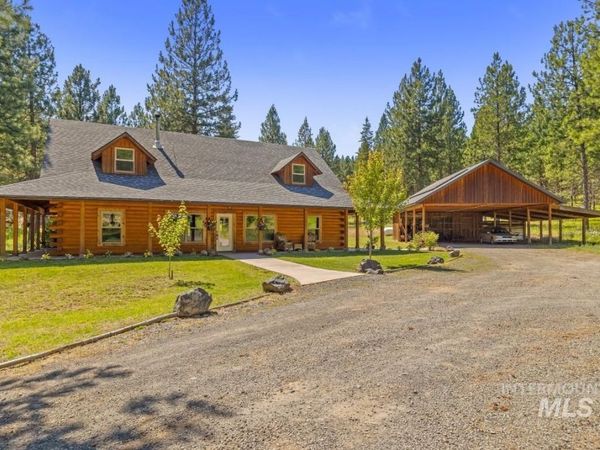 1076 Swenson Ln, Deary, ID 83823