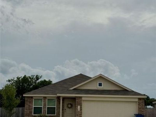 1105 Ledgestone Drive, Cleburne, TX 76031