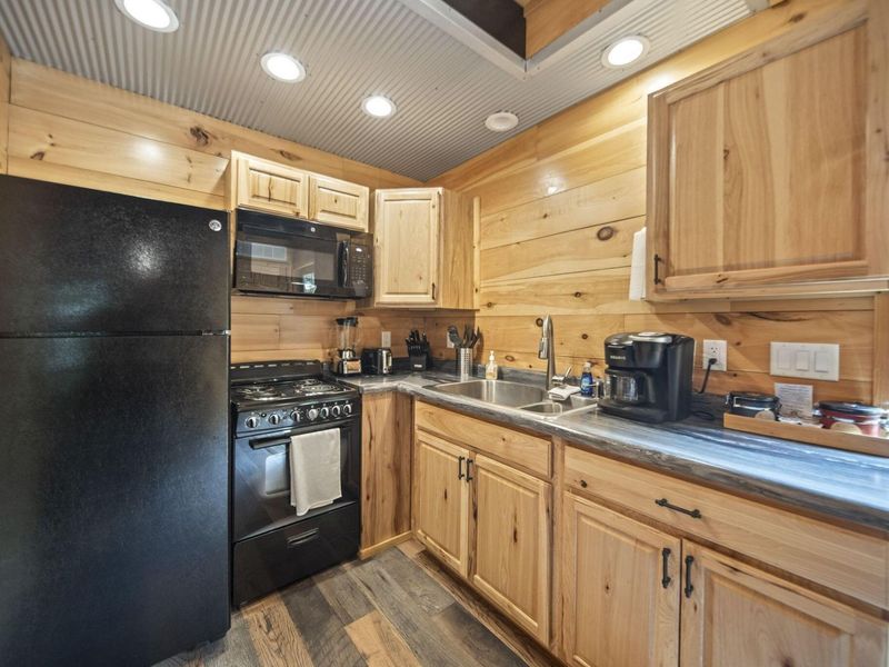 13404 Stout Road, Logan, OH 43138 Photo 8
