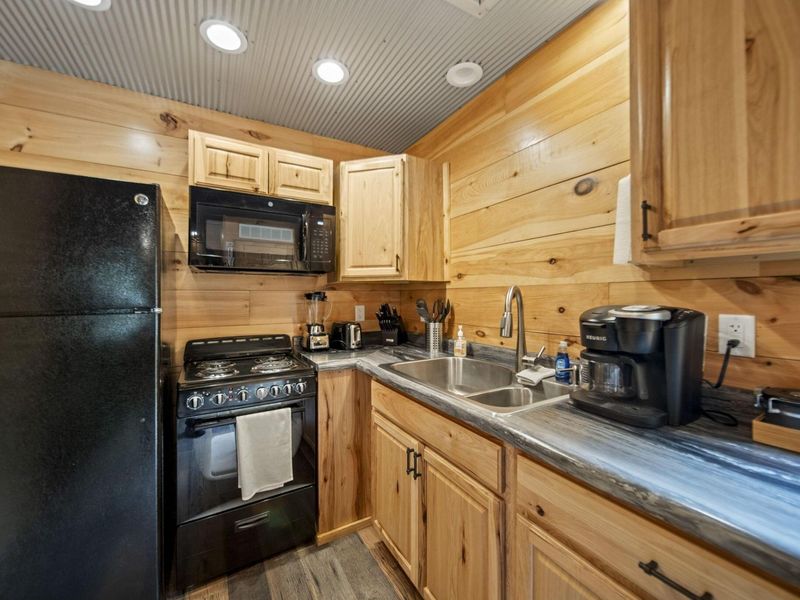 13404 Stout Road, Logan, OH 43138 Photo 9