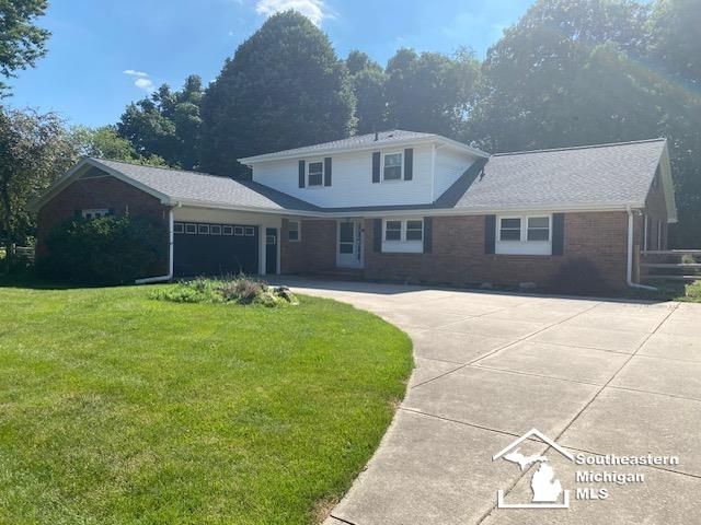3414 Caroline Drive, Jackson, MI 49203 Main Photo