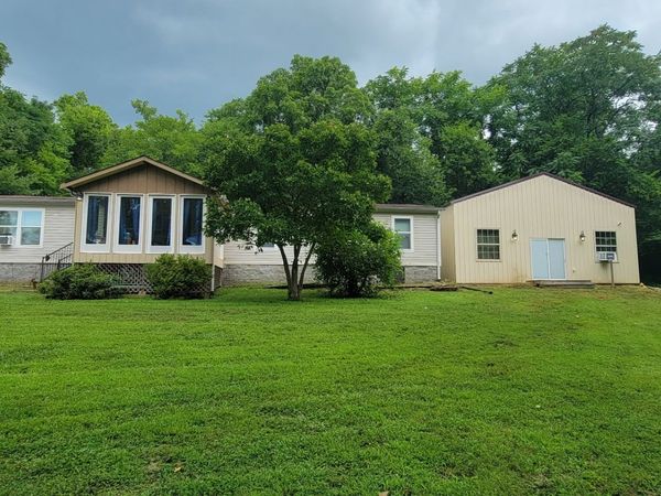 2776 Williamsport Pike , Columbia, TN 38401