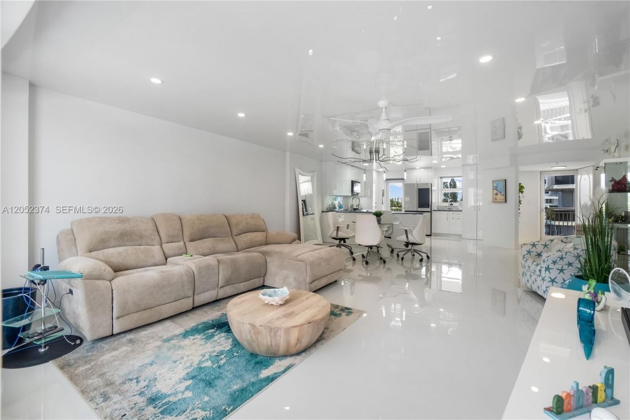 4100 Galt Ocean Dr , Unit 404, Fort Lauderdale, FL 33308 Photo