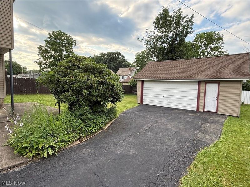 34 Maple Drive, Boardman, OH 44512 Photo 3
