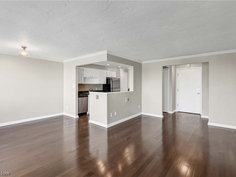 12900 Lake Avenue, Unit 327, Lakewood, OH 44107 Photo 5