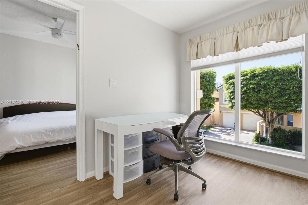 3722 NE 208th Ter , Aventura, FL 33180 Photo