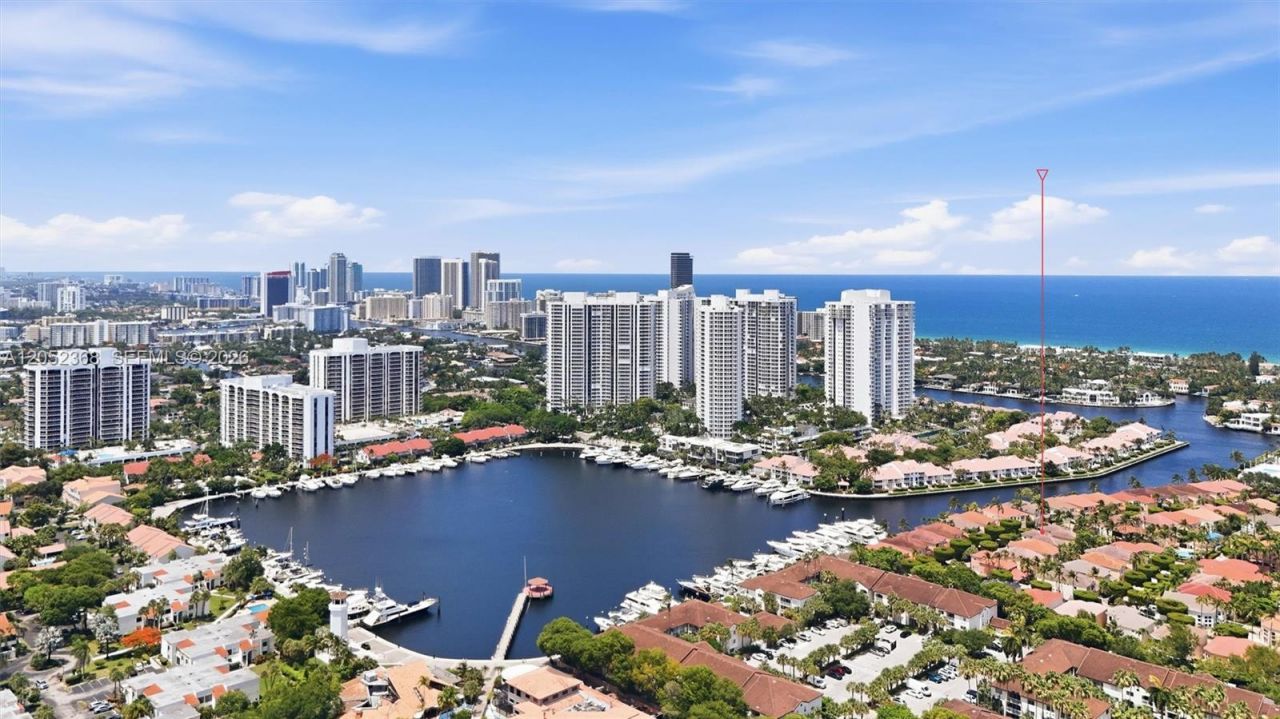3722 NE 208th Ter , Aventura, FL 33180 Photo