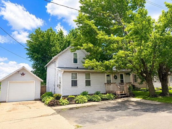 S8314 Denzer Road, North Freedom, WI 53951
