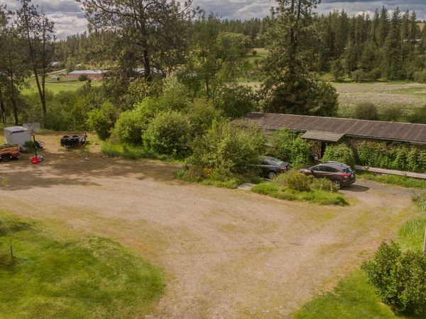 36019 N Milan-Elk Rd, Chattaroy, WA 99003