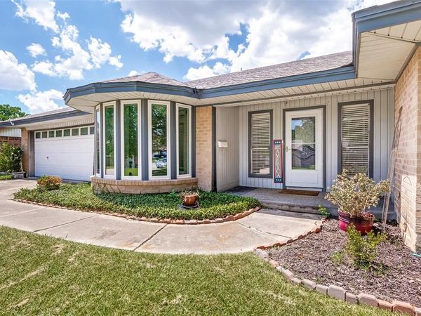 6737 Fair Meadows Drive, North Richland Hills, TX 76182