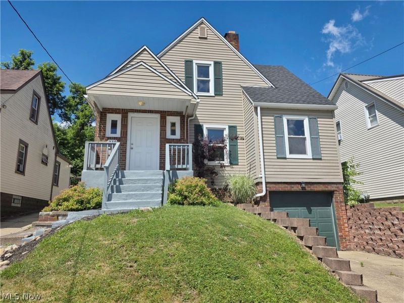 239 Hollywood Boulevard, Steubenville, OH 43952 Photo 1