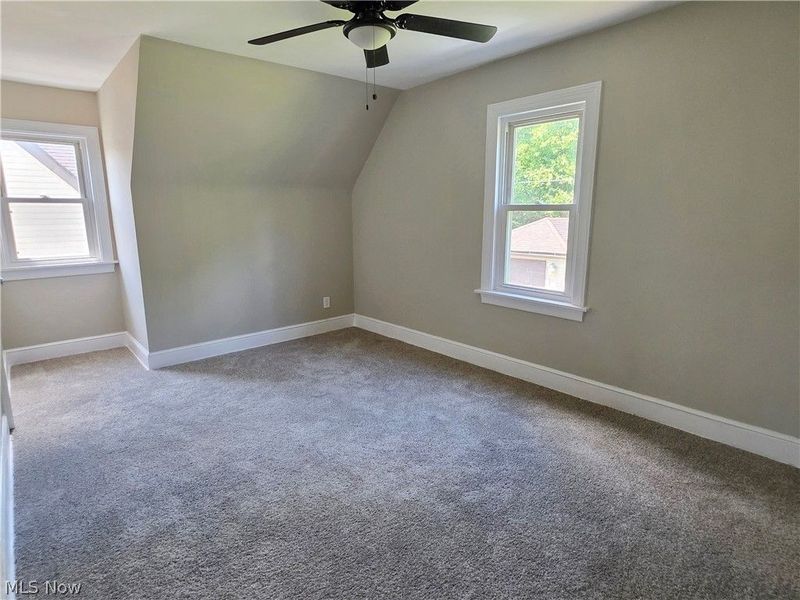 239 Hollywood Boulevard, Steubenville, OH 43952 Photo 17
