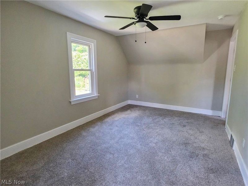 239 Hollywood Boulevard, Steubenville, OH 43952 Photo 18