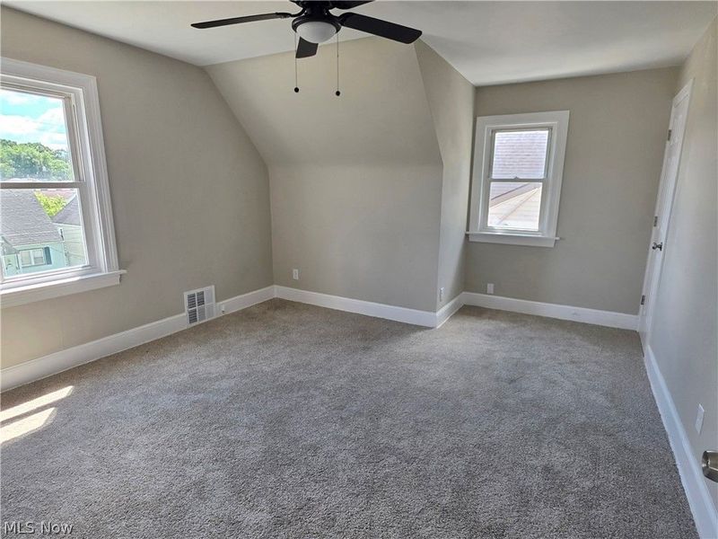 239 Hollywood Boulevard, Steubenville, OH 43952 Photo 19