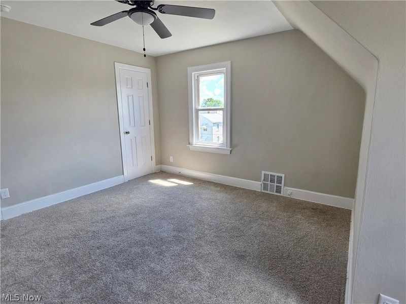 239 Hollywood Boulevard, Steubenville, OH 43952 Photo 20